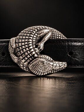 AL BERES 1.5" GATOR BELT BUCKLE IN STAINLESS STEEL.